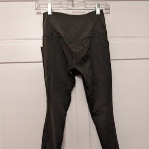 Athleta Salutation Stash Pocket II 7/8 Tight - Peat - Small